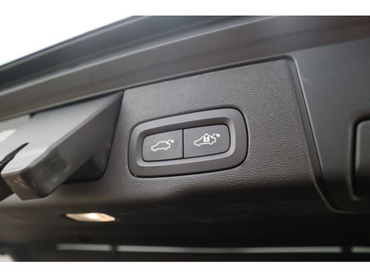 Volvo  XC60 2.0 Recharge T6 AWD R-Design Panorama dak / Head-Up / Harman Kardon / 360 camera / Adaptieve crui... ActivLease financial lease