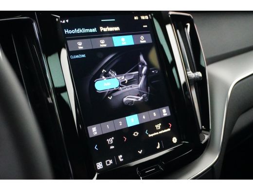Volvo  XC60 2.0 T6 Plug-in hybrid AWD Plus Dark | Trekhaak | Panoramadak | Memory | Adaptive Cruise | BLIS | ... ActivLease financial lease