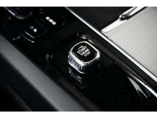 Volvo  XC60 2.0 T6 Plug-in hybrid AWD Plus Dark | Trekhaak | Panoramadak | Memory | Adaptive Cruise | BLIS | ... ActivLease financial lease