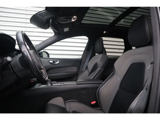 Volvo  XC60 2.0 T8 Twin Engine AWD R-Design Luchtvering / Harman Kardon / Panorama dak / ActivLease financial lease
