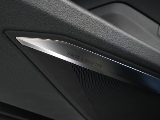 Audi e-tron e-tron 55 quattro 361pk advanced S-Line 95 kWh Navigatie Camera Stoelverwarming Side assist B&O 6 ActivLease financial lease