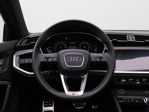 Audi Q3 45 TFSI e S Edition 245PK DSG matrix led, trekhaak, adaptive cruise, panormadak, elek. bedienbare... ActivLease financial lease