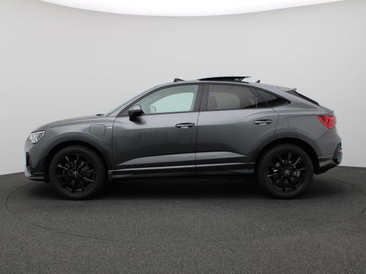 Audi Q3 45 TFSI e S Edition 245PK DSG matrix led, trekhaak, adaptive cruise, panormadak, elek. bedienbare... ActivLease financial lease