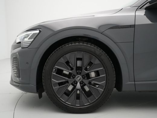 Audi Q8 e-tron 55 quattro S-Line Edition Competition 115 kWh 408pk Panorama Navigatie Camera Stoelverwarming Luc... ActivLease financial lease