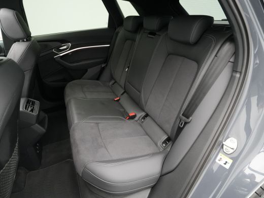 Audi Q8 e-tron 55 quattro S-Line Edition Competition 115 kWh 408pk Panorama Navigatie Camera Stoelverwarming Luc... ActivLease financial lease