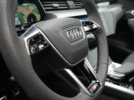 Audi Q8 e-tron 55 quattro S-Line Edition Competition 115 kWh 408pk Panorama Navigatie Camera Stoelverwarming Luc... ActivLease financial lease