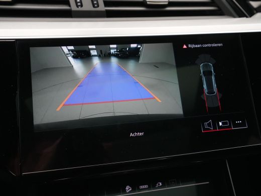 Audi Q8 e-tron 55 quattro S-Line Edition Competition 115 kWh 408pk Panorama Navigatie Camera Stoelverwarming Luc... ActivLease financial lease