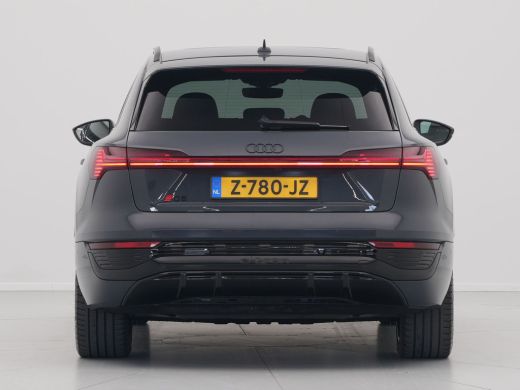 Audi Q8 e-tron 55 quattro S-Line Edition Competition 115 kWh 408pk Panorama Navigatie Camera Stoelverwarming Luc... ActivLease financial lease
