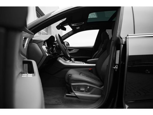 Audi Q8 Pro Line S Competition | Adaptive cruise control | Bang & Olufsen Premium 3D | Glazen panoramadak ActivLease financial lease