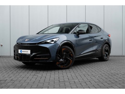 CUPRA Tavascan VZ Adrenaline 82 kWh 340pk Head up display | Sennheiser audio | Panorama dak | 360 Camera | Matri... CUPRA Tavascan VZ Adrenaline 82 kWh 340pk Head up display | Sennheiser audio | Panorama dak | 360 Camera | Matri...