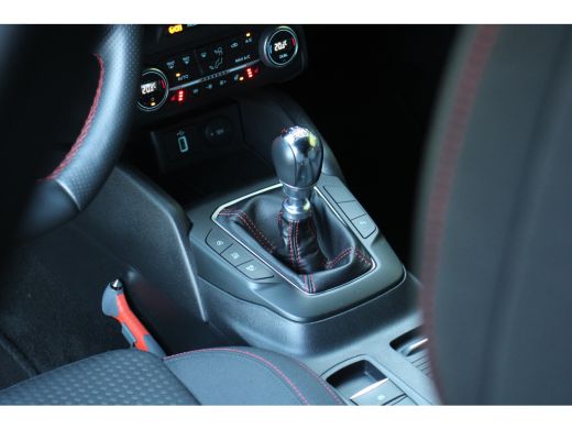 Ford Focus 1.0 EcoBoost ST Line Business | LED | Clima | Navi | Apple Carplay | Stoel+ stuurverw. | 18'' ActivLease financial lease