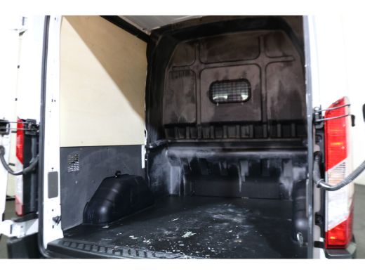 Ford Transit 2.0 TDCI 130pk L2 H2 DC Trend Airco Trekhaak Navigatie Camera ActivLease financial lease