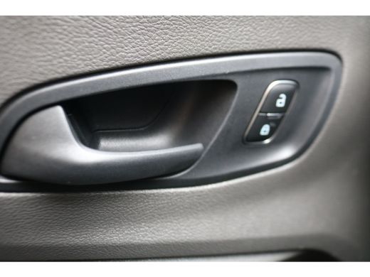 Ford Transit 2.0 TDCI 130pk L2 H2 DC Trend Airco Trekhaak Navigatie Camera ActivLease financial lease