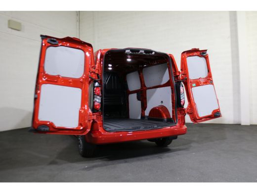 Ford Transit Custom 2.0 TDci L2 H1 Limited Airco Navigatie Apple Carplay (wordt verwacht) ActivLease financial lease