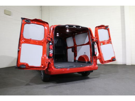 Ford Transit Custom 2.0 TDci L2 H1 Limited Airco Navigatie Apple Carplay (wordt verwacht) ActivLease financial lease