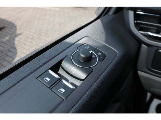 Ford Transit Custom 2.0 TDci L2 H1 Limited Airco Navigatie Apple Carplay (wordt verwacht) ActivLease financial lease