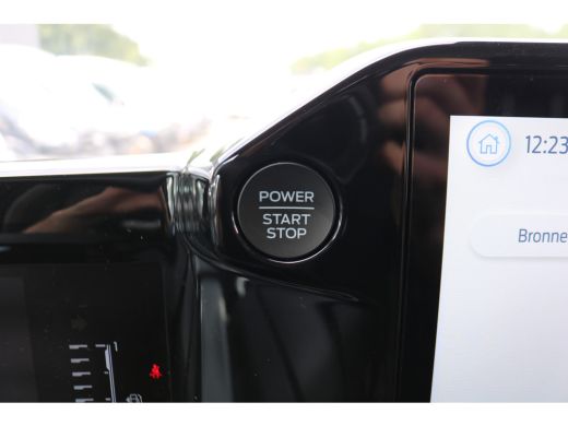 Ford Transit Custom 2.0 TDci L2 H1 Limited Airco Navigatie Apple Carplay (wordt verwacht) ActivLease financial lease