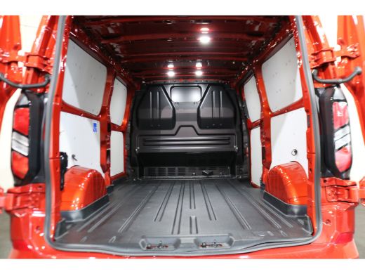 Ford Transit Custom 2.0 TDci L2 H1 Limited Airco Navigatie Apple Carplay (wordt verwacht) ActivLease financial lease