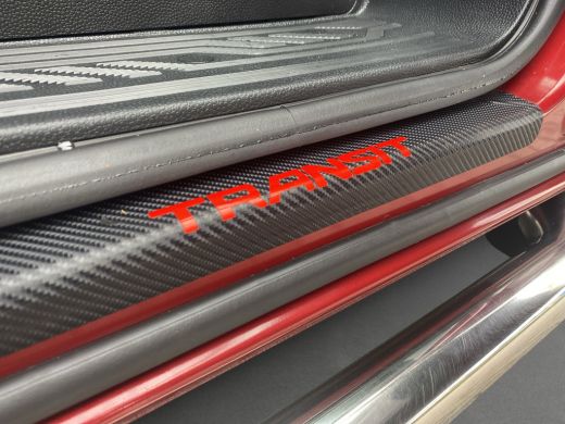 Ford Transit Custom 340 2.0 TDCI L2H1 Limited 170pk Automaat | Dealer o.h. | Adaptieve cruise | Bijrijdersbank | Trek... ActivLease financial lease