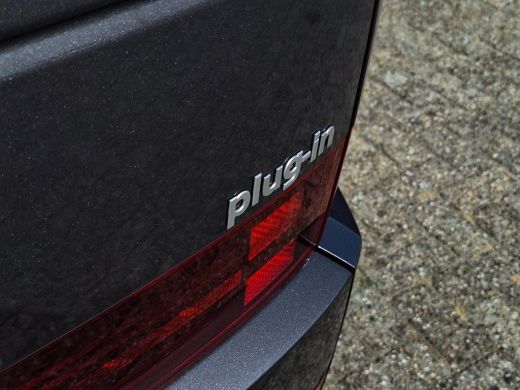 Hyundai Santa Fe 1.6 T-GDI PHEV Premium 4WD 7p. | Apple Carplay/ Android Auto | Trekhaak | 20'' Glans zwarte velge... ActivLease financial lease