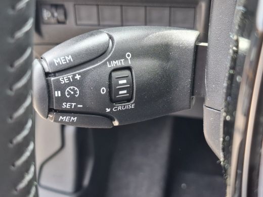 Peugeot 208 Allure HYbrid 110 e-DCS6 | 360 Camera | Achteruitrijcamera | Climate control ActivLease financial lease