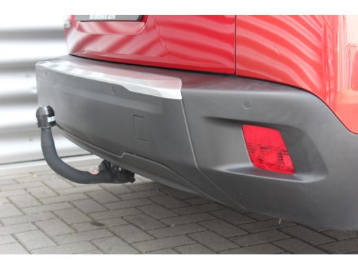 Peugeot e-2008 EV 136PK ALLURE PACK AUTOMAAT / NAVI / LEDER / CLIMA / LED / PDC / 17" LMV / CAMERA / KEYLESS / B... ActivLease financial lease