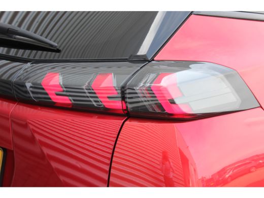 Peugeot e-2008 EV 136PK ALLURE PACK AUTOMAAT / NAVI / LEDER / CLIMA / LED / PDC / 17" LMV / CAMERA / KEYLESS / B... ActivLease financial lease