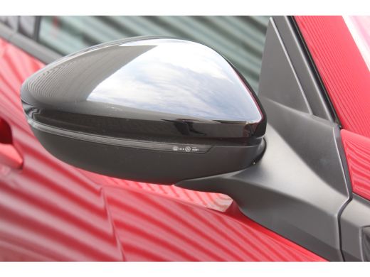 Peugeot e-2008 EV 136PK ALLURE PACK AUTOMAAT / NAVI / LEDER / CLIMA / LED / PDC / 17" LMV / CAMERA / KEYLESS / B... ActivLease financial lease