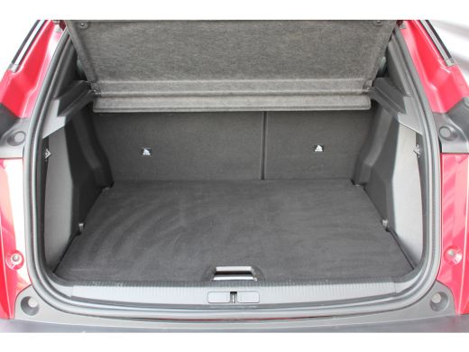 Peugeot e-2008 EV 136PK ALLURE PACK AUTOMAAT / NAVI / LEDER / CLIMA / LED / PDC / 17" LMV / CAMERA / KEYLESS / B... ActivLease financial lease