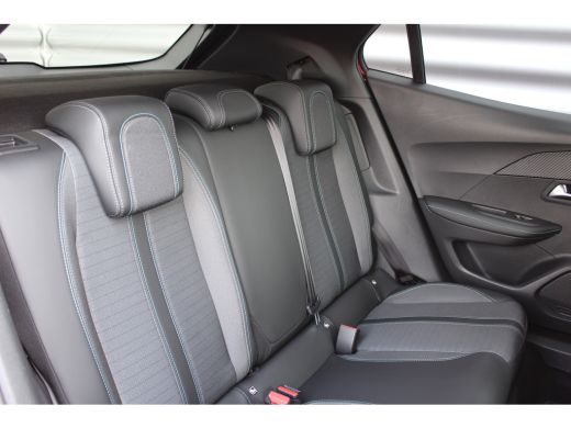 Peugeot e-2008 EV 136PK ALLURE PACK AUTOMAAT / NAVI / LEDER / CLIMA / LED / PDC / 17" LMV / CAMERA / KEYLESS / B... ActivLease financial lease