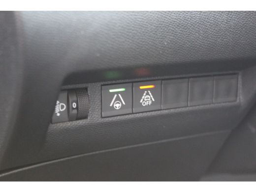 Peugeot e-2008 EV 136PK ALLURE PACK AUTOMAAT / NAVI / LEDER / CLIMA / LED / PDC / 17" LMV / CAMERA / KEYLESS / B... ActivLease financial lease