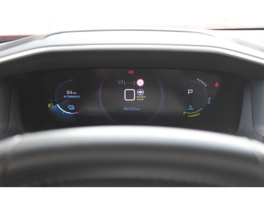 Peugeot e-2008 EV 136PK ALLURE PACK AUTOMAAT / NAVI / LEDER / CLIMA / LED / PDC / 17" LMV / CAMERA / KEYLESS / B... ActivLease financial lease