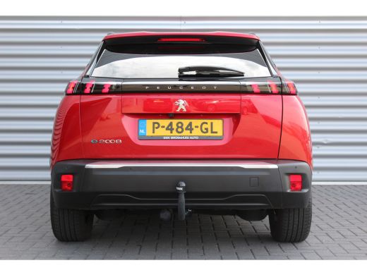 Peugeot e-2008 EV 136PK ALLURE PACK AUTOMAAT / NAVI / LEDER / CLIMA / LED / PDC / 17" LMV / CAMERA / KEYLESS / B... ActivLease financial lease