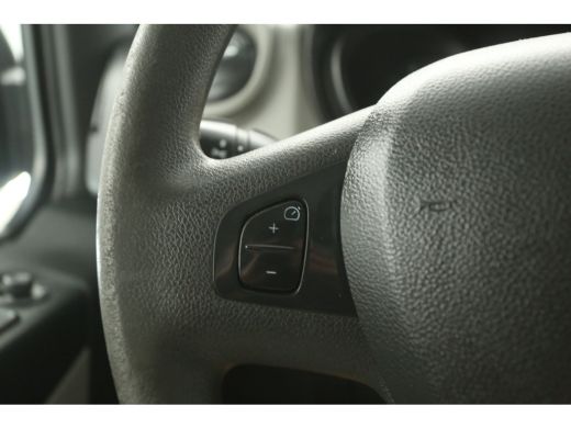 Renault Trafic 1.6 dCi T29 L1H1 Airco Cruise Navigatie PDC 3 Persoons Trekhaak ActivLease financial lease