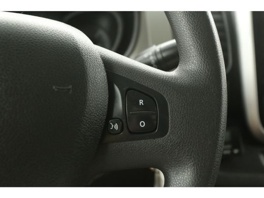 Renault Trafic 1.6 dCi T29 L1H1 Airco Cruise Navigatie PDC 3 Persoons Trekhaak ActivLease financial lease