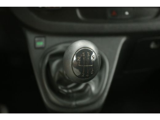 Renault Trafic 1.6 dCi T29 L1H1 Airco Cruise Navigatie PDC 3 Persoons Trekhaak ActivLease financial lease