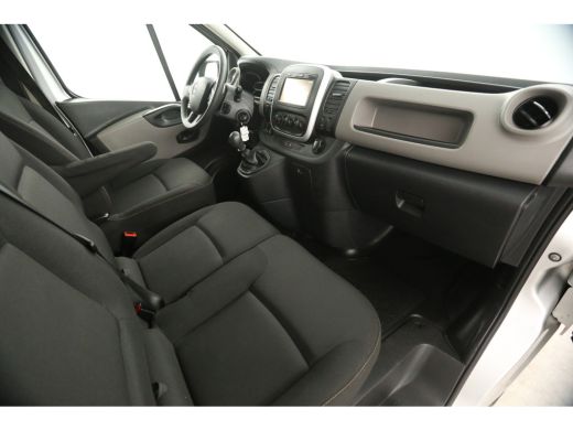 Renault Trafic 1.6 dCi T29 L1H1 Airco Cruise Navigatie PDC 3 Persoons Trekhaak ActivLease financial lease