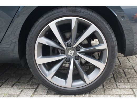 Seat Leon 1.4 TSI eHybrid PHEV FR Bus.Int. |Pano|Memory|StoelVW ActivLease financial lease