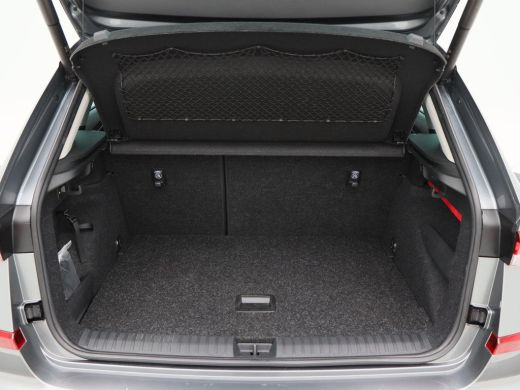 Skoda Kamiq 1.0 TSi 115 Pk Automaat | Trekhaak | Camera | Stoel Verwarming | Elektrische Achterklep | Carplay... ActivLease financial lease