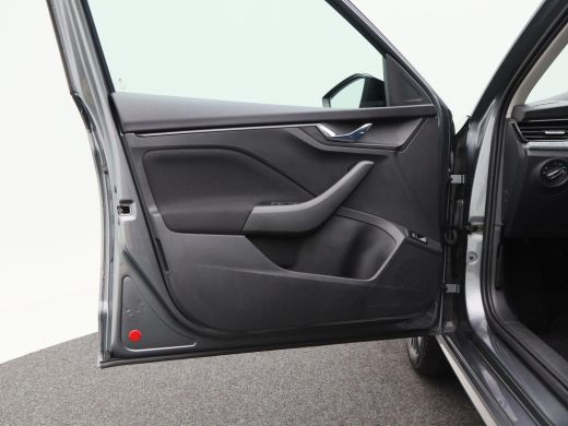 Skoda Kamiq 1.0 TSi 115 Pk Automaat | Trekhaak | Camera | Stoel Verwarming | Elektrische Achterklep | Carplay... ActivLease financial lease