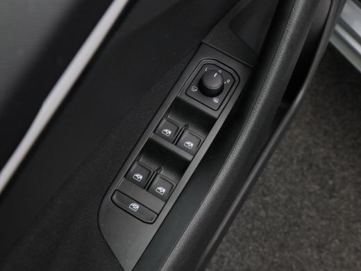 Skoda Kamiq 1.0 TSi 115 Pk Automaat | Trekhaak | Camera | Stoel Verwarming | Elektrische Achterklep | Carplay... ActivLease financial lease