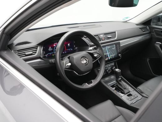 Skoda Superb Combi 1.4 TSI iV 218pk DSG Business Edition Plus Navigatie Wegkl. trekhaak Side assist Stoelverwa... ActivLease financial lease