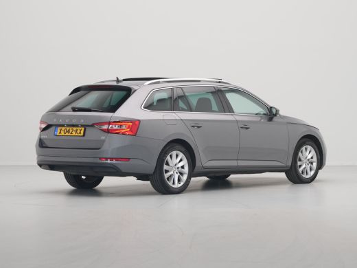 Skoda Superb Combi 1.4 TSI iV 218pk DSG Business Edition Plus Navigatie Wegkl. trekhaak Side assist Stoelverwa... ActivLease financial lease