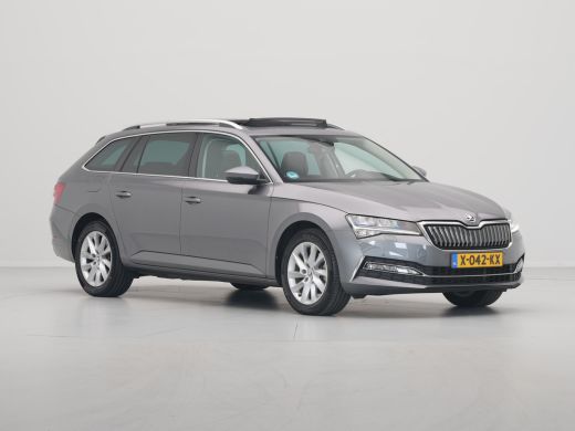 Skoda Superb Combi 1.4 TSI iV 218pk DSG Business Edition Plus Navigatie Wegkl. trekhaak Side assist Stoelverwa... ActivLease financial lease