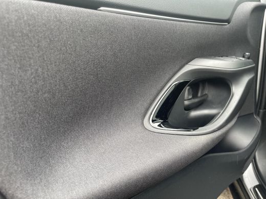 Toyota Yaris Cross 1.5 Hybrid Dynamic Airconditioning | Stoelverwarming| Stuurverwarming | Apple CarPlay & Android A... ActivLease financial lease