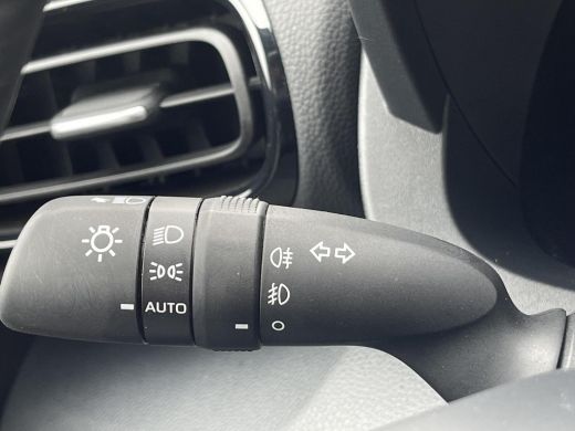 Toyota Yaris Cross 1.5 Hybrid Dynamic Airconditioning | Stoelverwarming| Stuurverwarming | Apple CarPlay & Android A... ActivLease financial lease