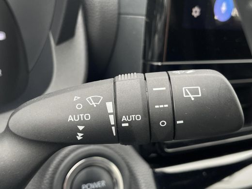 Toyota Yaris Cross 1.5 Hybrid Dynamic Airconditioning | Stoelverwarming| Stuurverwarming | Apple CarPlay & Android A... ActivLease financial lease