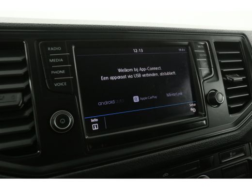 Volkswagen Crafter 35 2.0 TDI L4H3 140PK DSG Automaat 3000kg Trekgew. Trekhaak Airco Camera Cruise Carplay 3 Persoons ActivLease financial lease