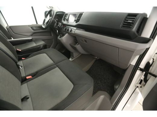 Volkswagen Crafter 35 2.0 TDI L4H3 140PK DSG Automaat 3000kg Trekgew. Trekhaak Airco Camera Cruise Carplay 3 Persoons ActivLease financial lease