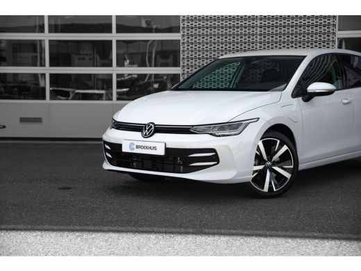 Volkswagen Golf Life Edition eHybrid Inclusief €2000,- inruilvoordeel | 'App-Connect' draadloze smartphone integr... ActivLease financial lease